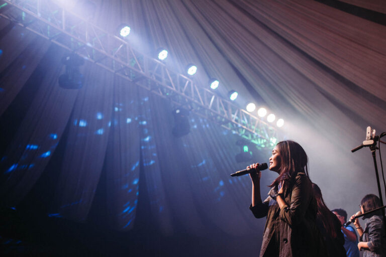 Adele finally announces her new album 30